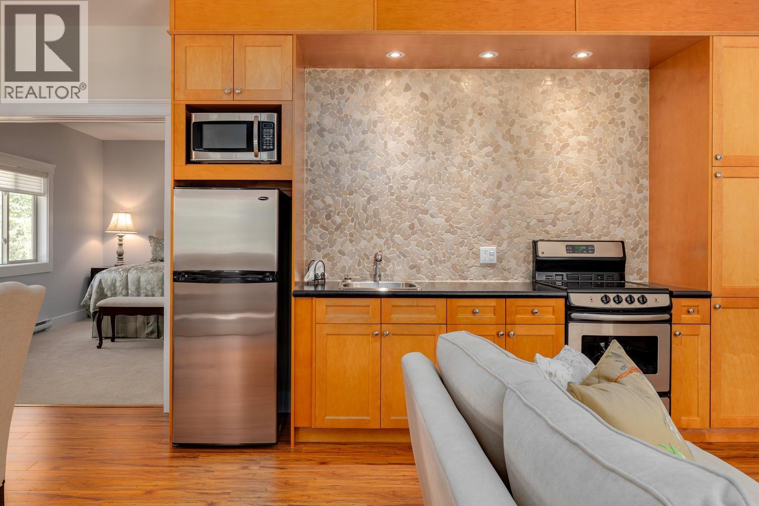 8566 Eacrett Road, Dry Gulch, British Columbia  V0A 1K2 - Photo 58 - 10357505