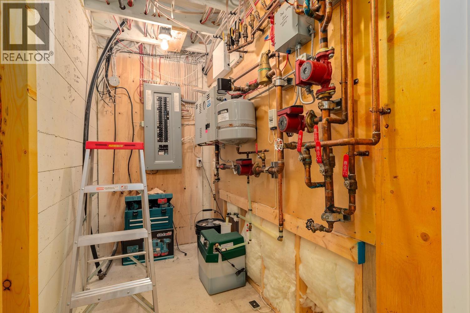 8566 Eacrett Road, Dry Gulch, British Columbia  V0A 1K2 - Photo 46 - 10357505