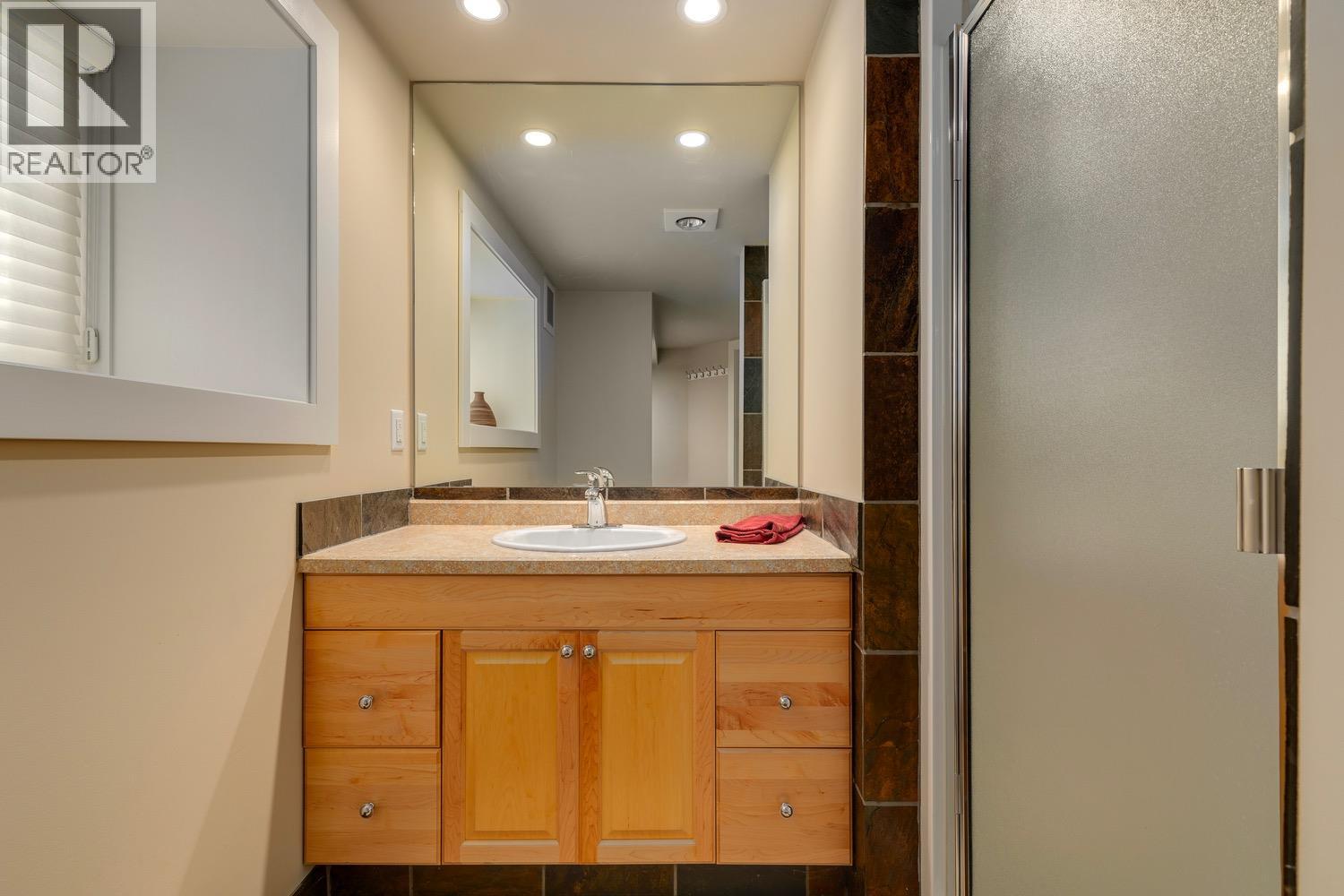 8566 Eacrett Road, Dry Gulch, British Columbia  V0A 1K2 - Photo 44 - 10357505