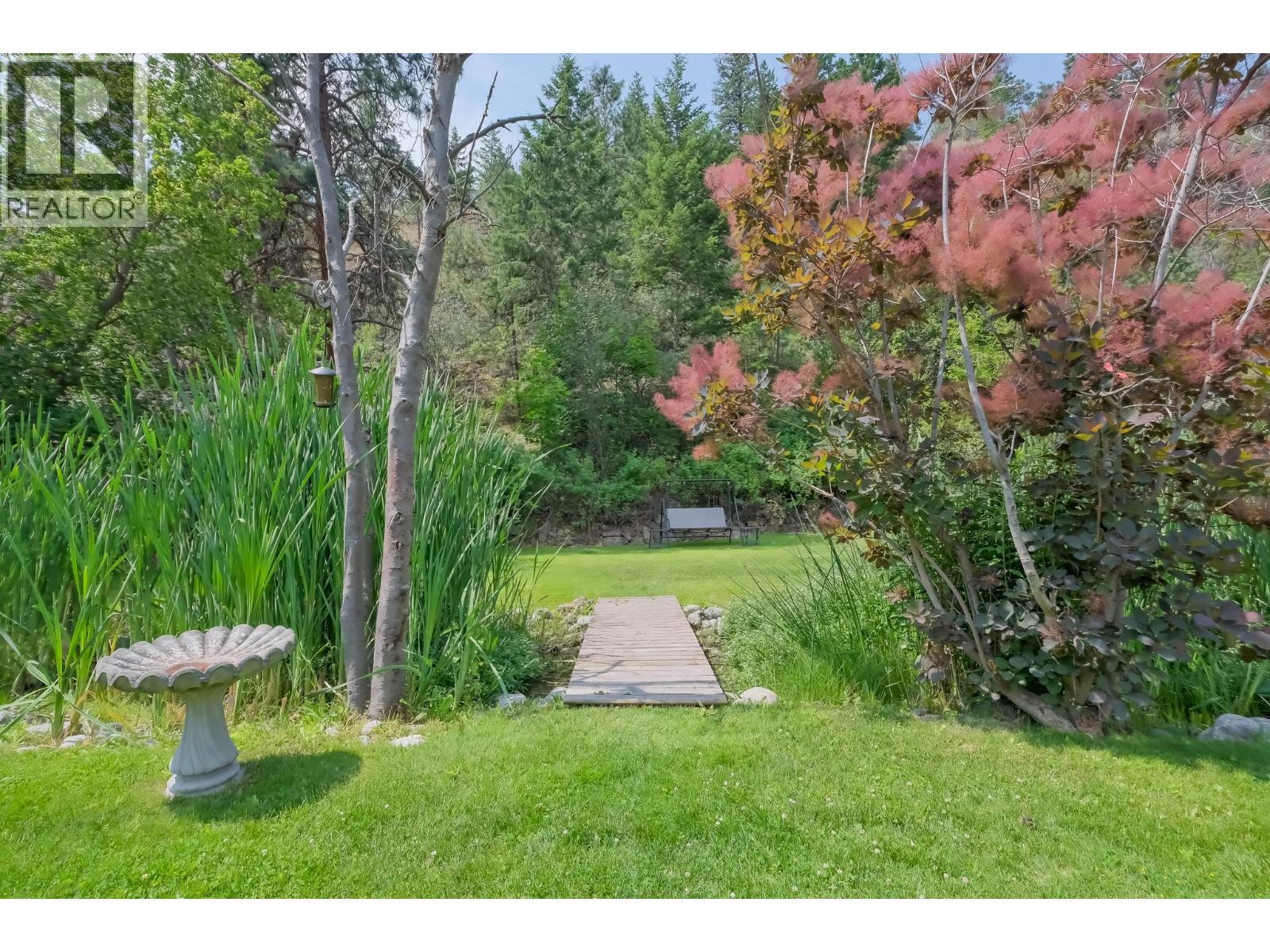 7200 VICTORIA Road S Summerland Photo 35