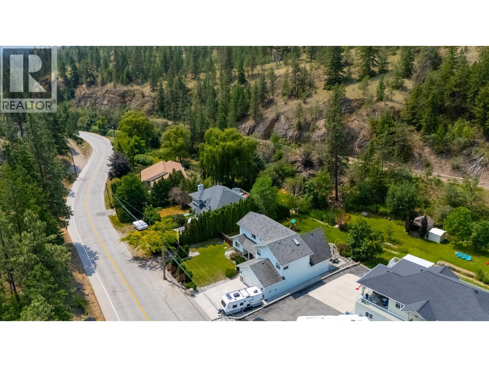 7200 VICTORIA Road S Summerland Photo 40