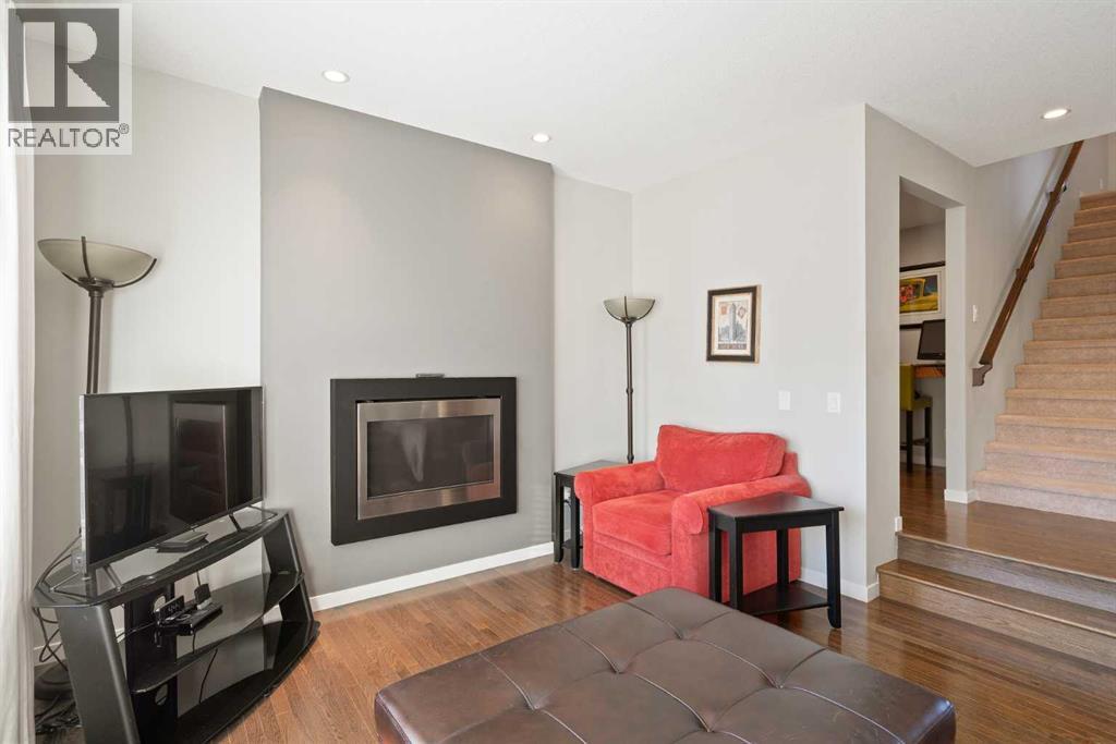 219 River Heights Green, Cochrane, Alberta  T4C 0S3 - Photo 4 - A2265442