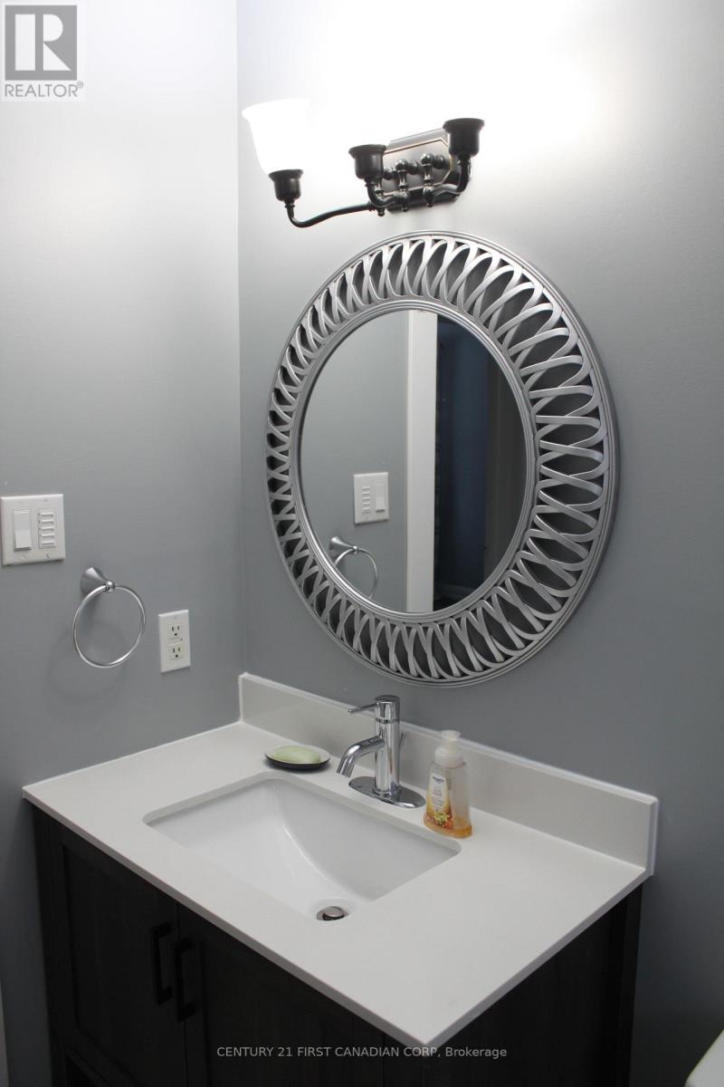 Upper - 745 Leroy Avenue, London East, Ontario  N5Y 4G6 - Photo 13 - X12755582