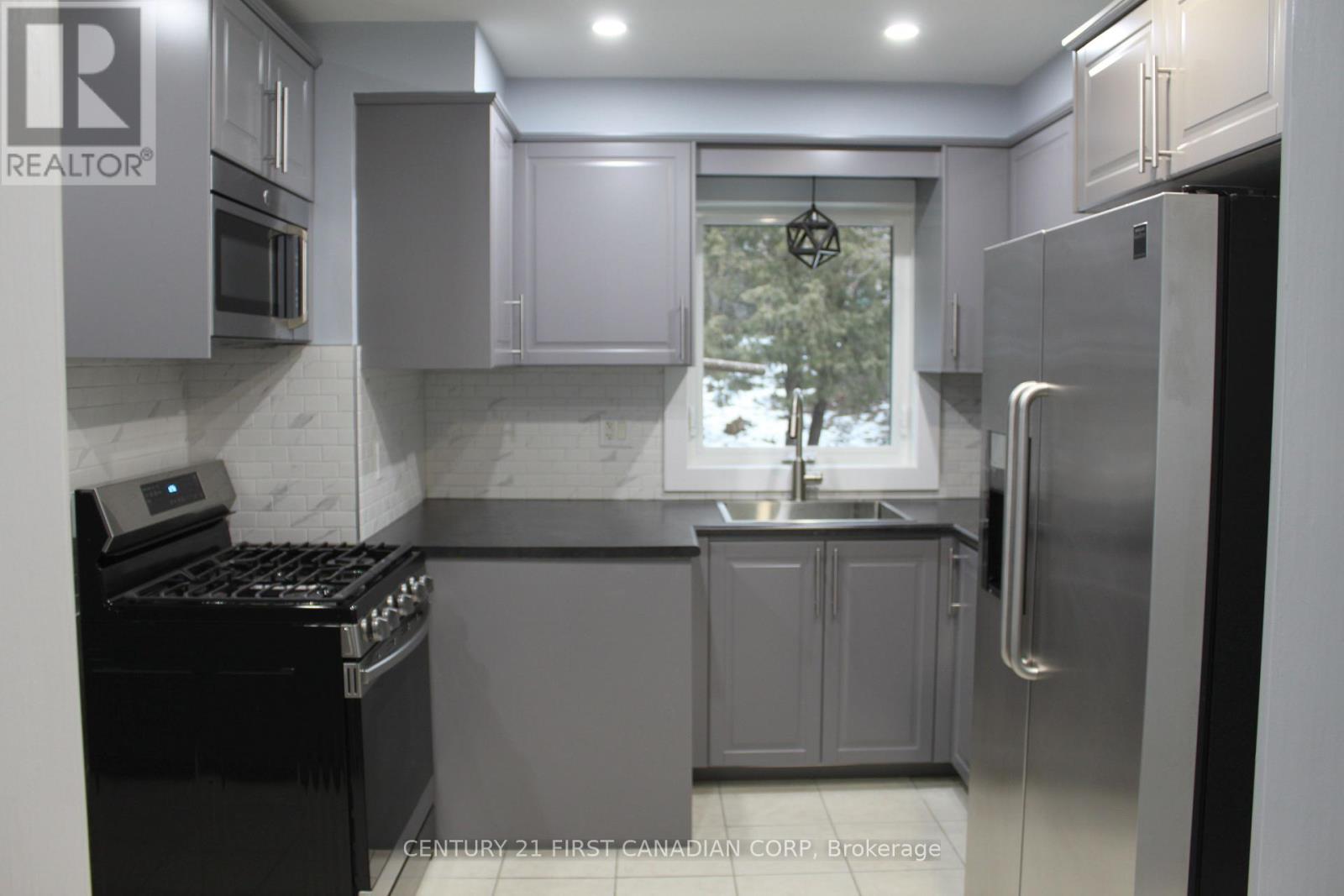 Upper - 745 Leroy Avenue, London East, Ontario  N5Y 4G6 - Photo 6 - X12755582