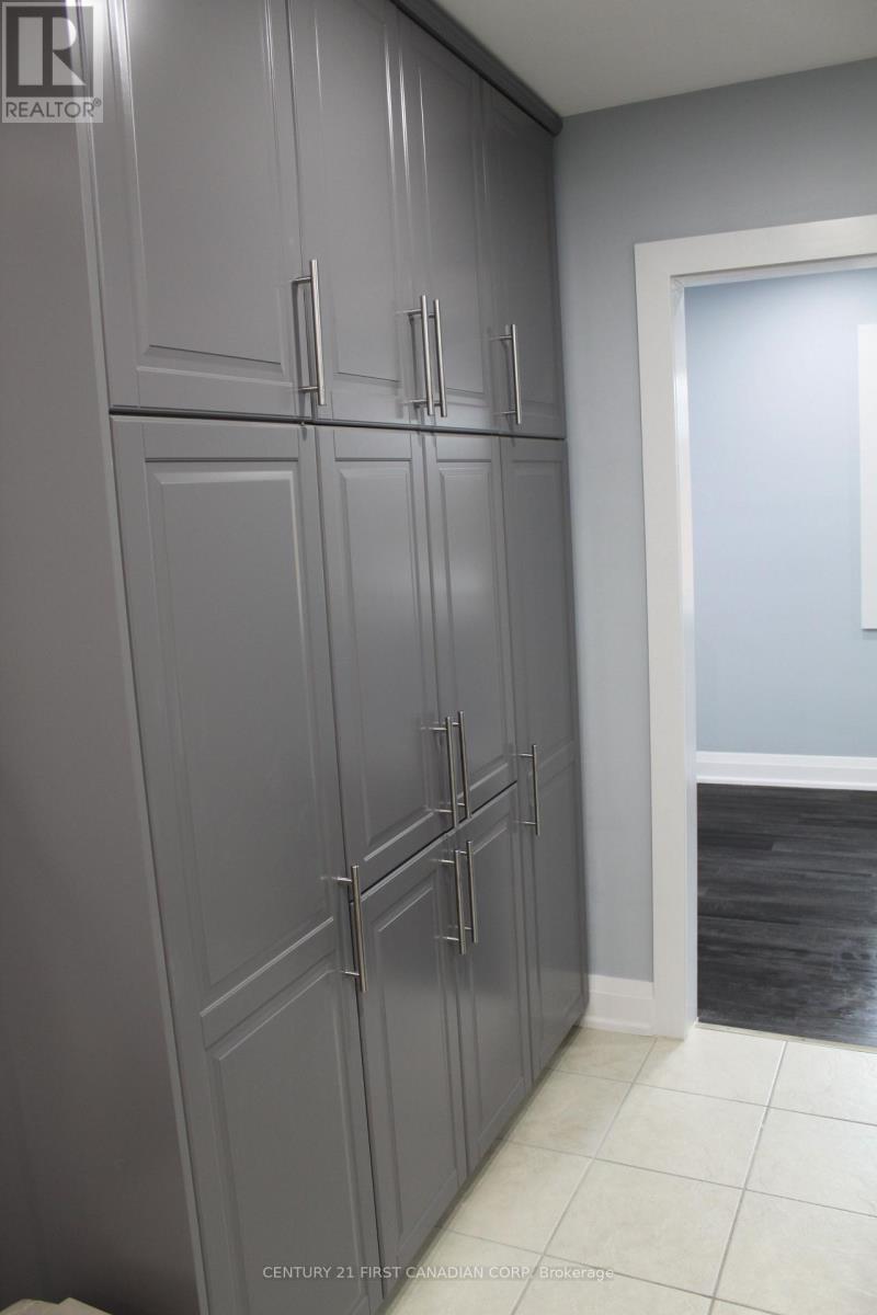 Upper - 745 Leroy Avenue, London East, Ontario  N5Y 4G6 - Photo 8 - X12755582