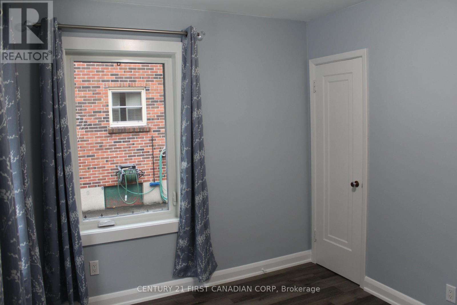 Upper - 745 Leroy Avenue, London East, Ontario  N5Y 4G6 - Photo 9 - X12755582