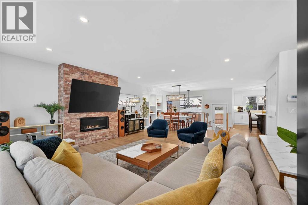 2720 41 Street Sw, Calgary, Alberta  T3E 3K6 - Photo 6 - A2280774