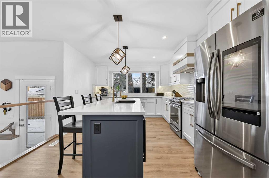 2720 41 Street Sw, Calgary, Alberta  T3E 3K6 - Photo 11 - A2280774