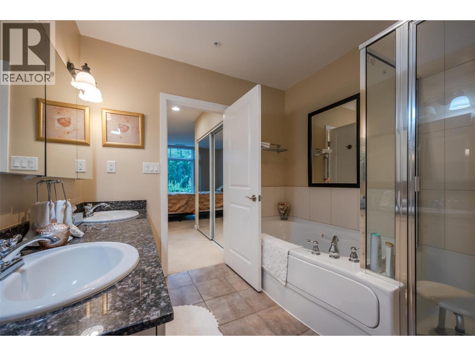 3301 Skaha Lake Road Unit# 102 Penticton Photo 21