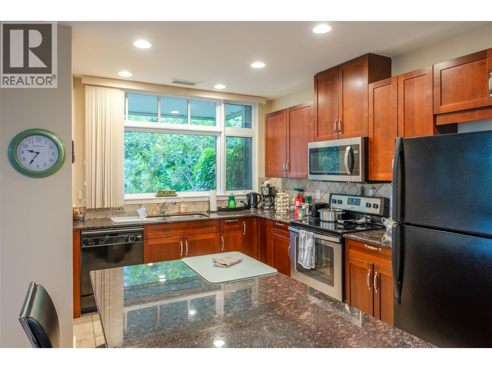 3301 Skaha Lake Road Unit# 102 Penticton Photo 12