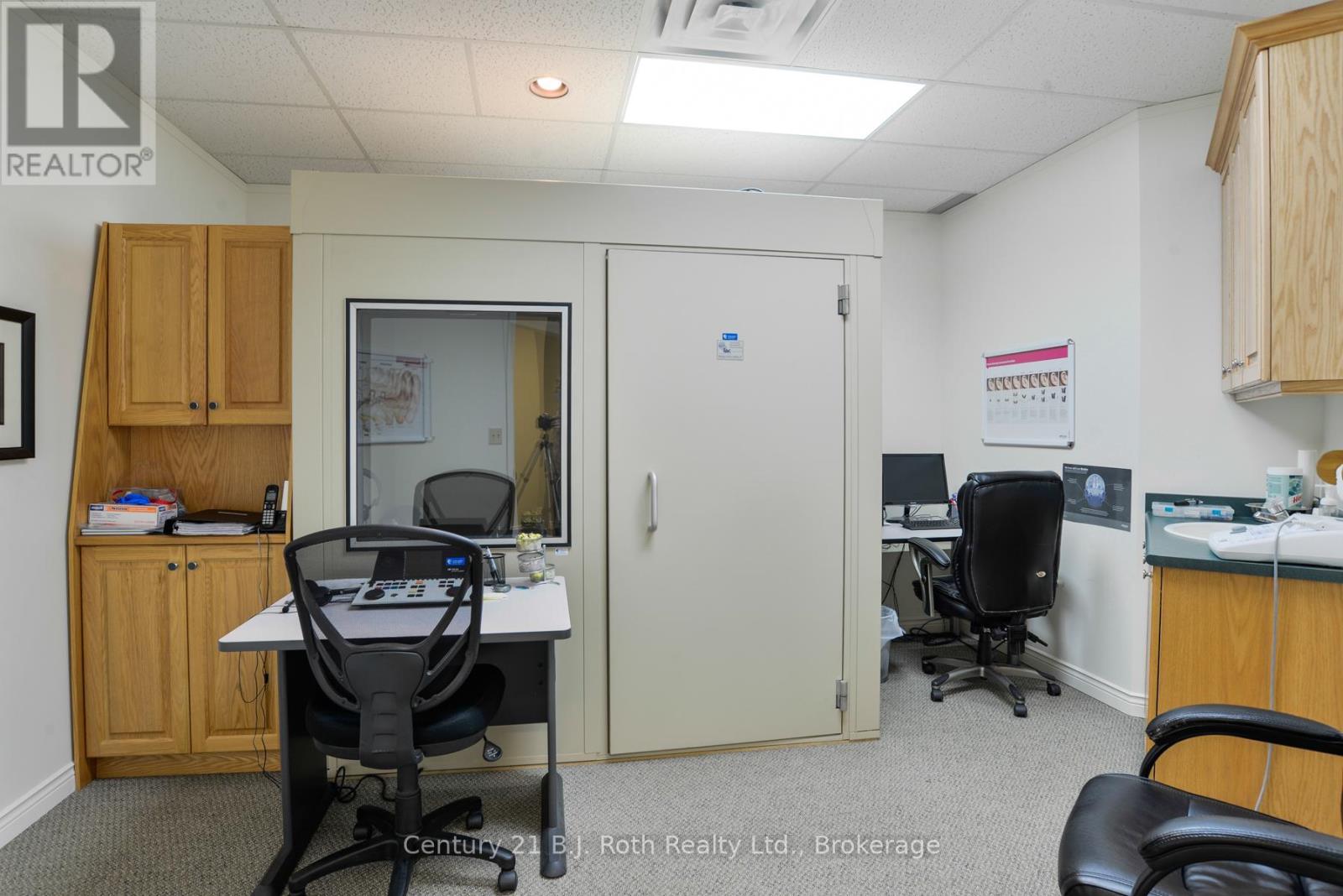 241 Brock Street, Gravenhurst, Ontario  P1P 1H4 - Photo 16 - X12755636