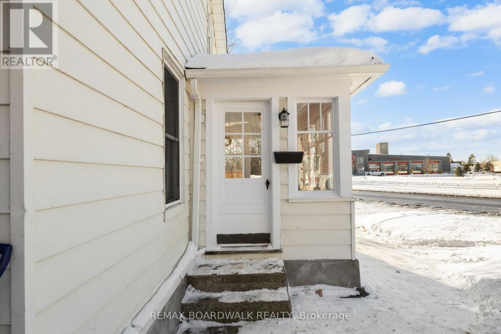 54 Coleman Street, Carleton Place, Ontario  K7C 4P1 - Photo 4 - X12755600