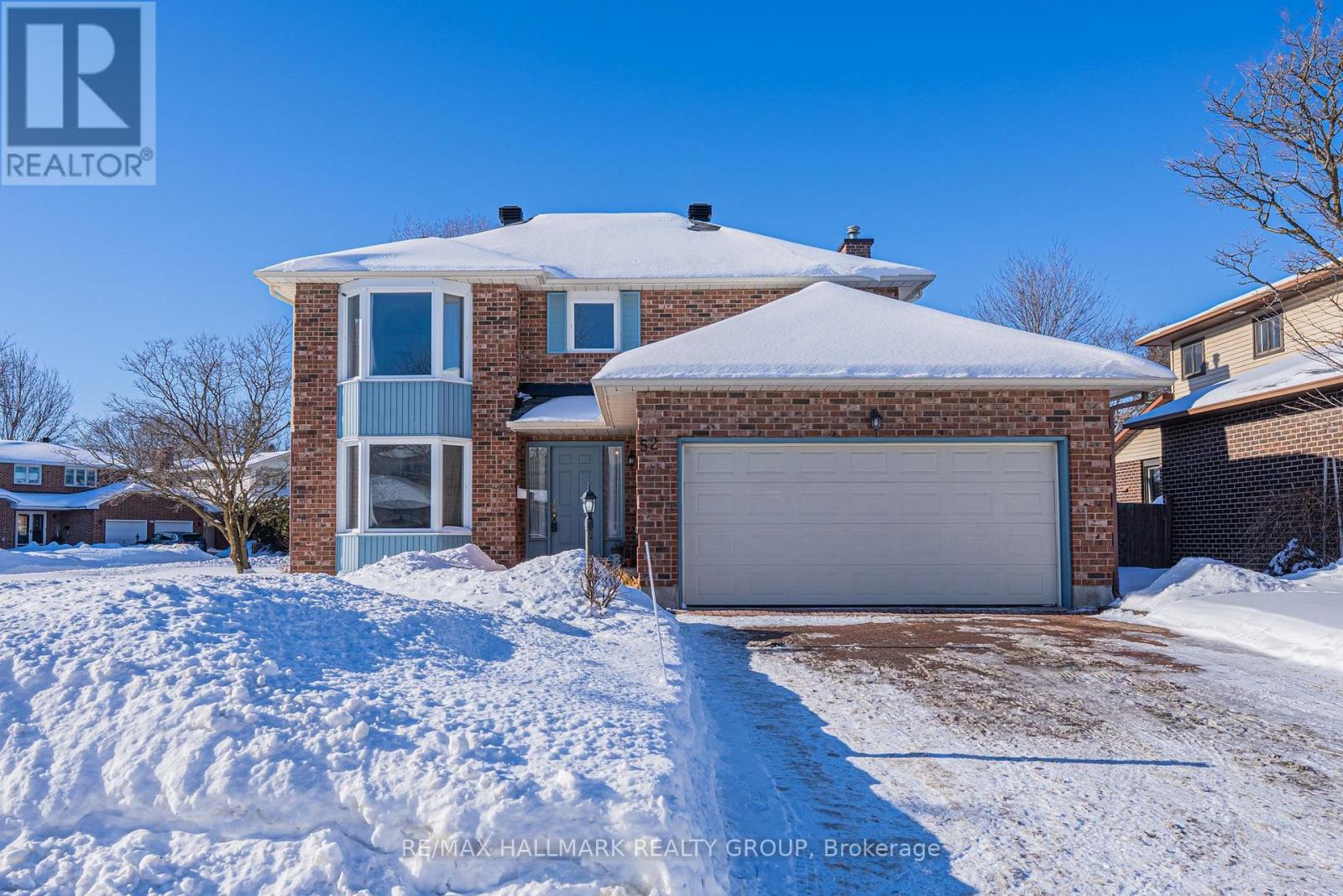 52 THARE CRESCENT, Ottawa, Ontario