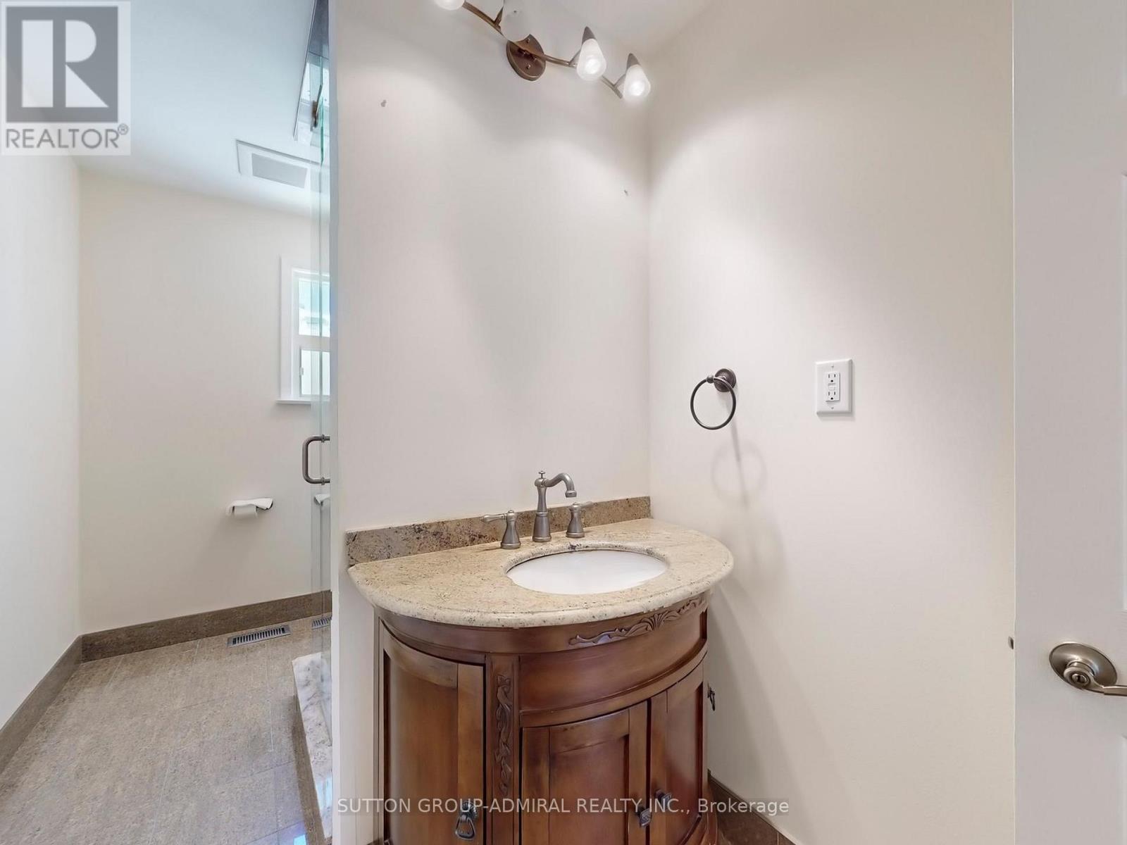 Upper - 129 Crestwood Road, Vaughan, Ontario  L4J 1A7 - Photo 23 - N12714718