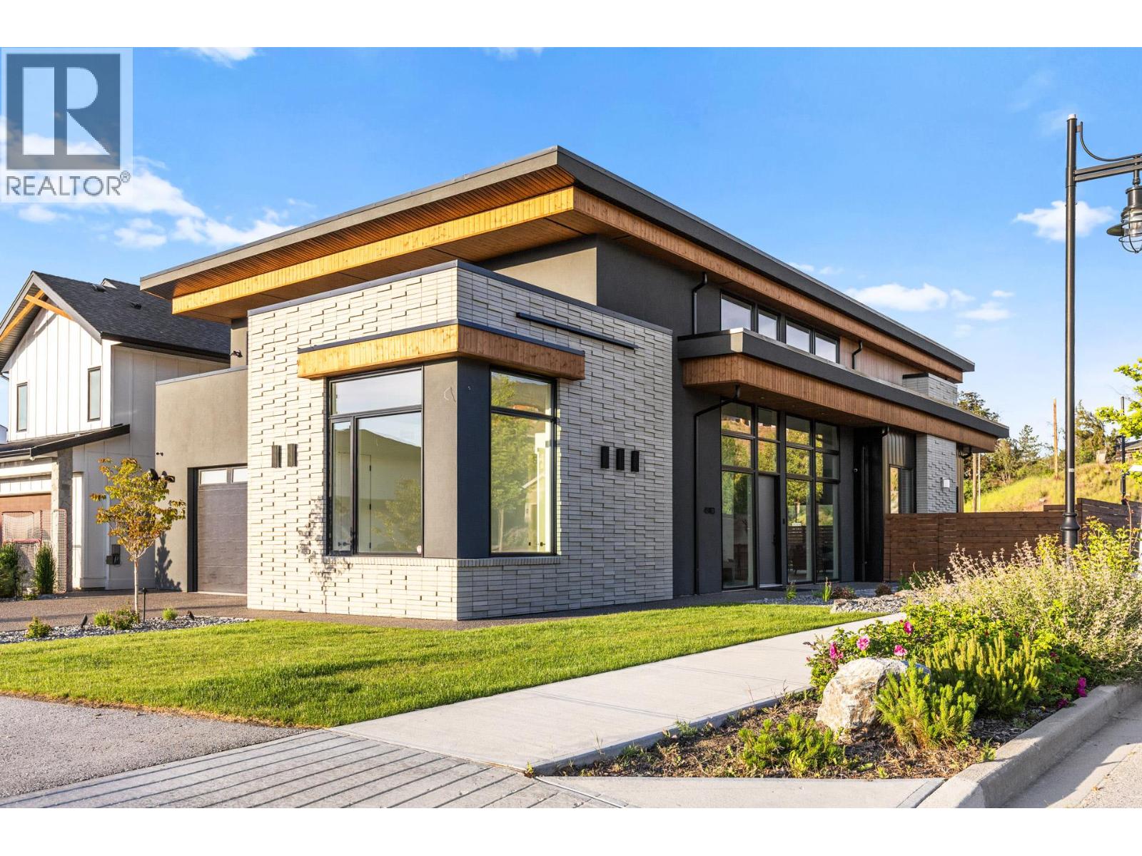 4983 Bucktail Lane, Kelowna, British Columbia  V1W 5L3 - Photo 5 - 10374825