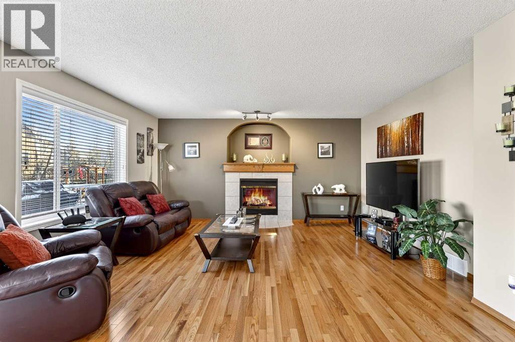 195 Cove Crescent, Chestermere, Alberta  T1X 1J6 - Photo 4 - A2281980