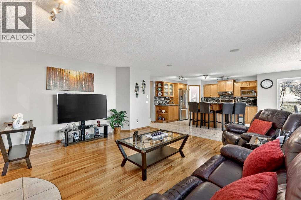 195 Cove Crescent, Chestermere, Alberta  T1X 1J6 - Photo 5 - A2281980