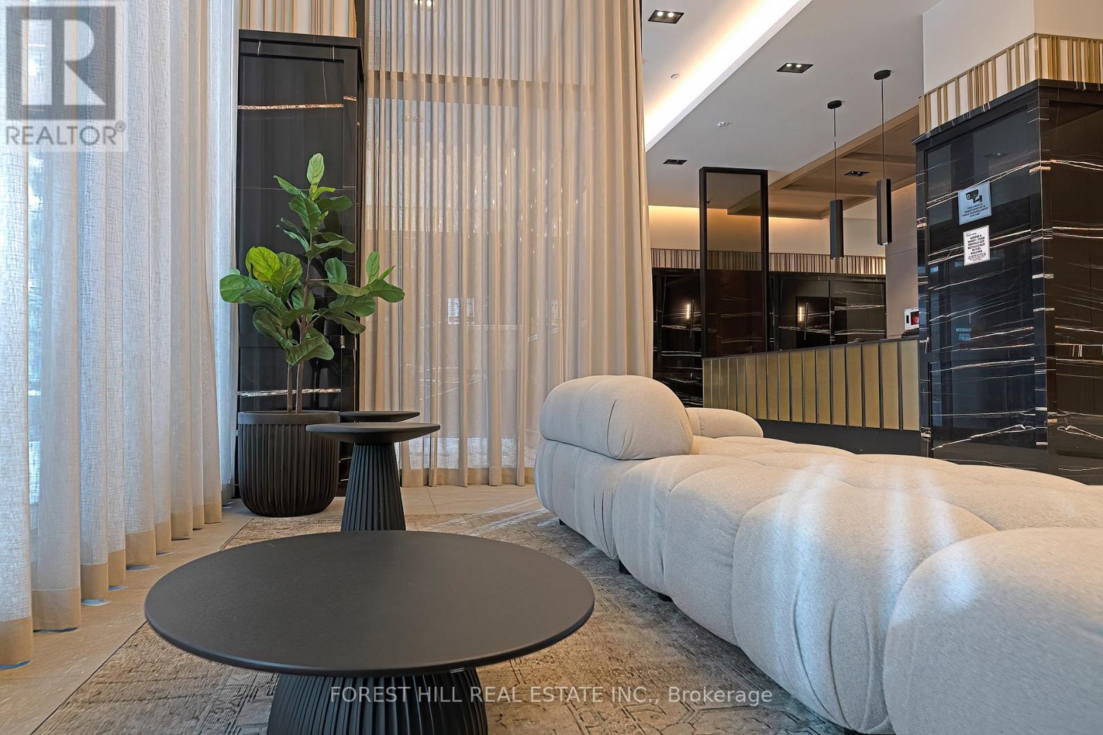 1608 - 108 Peter Street, Toronto, Ontario  M5V 0W2 - Photo 2 - C12755660