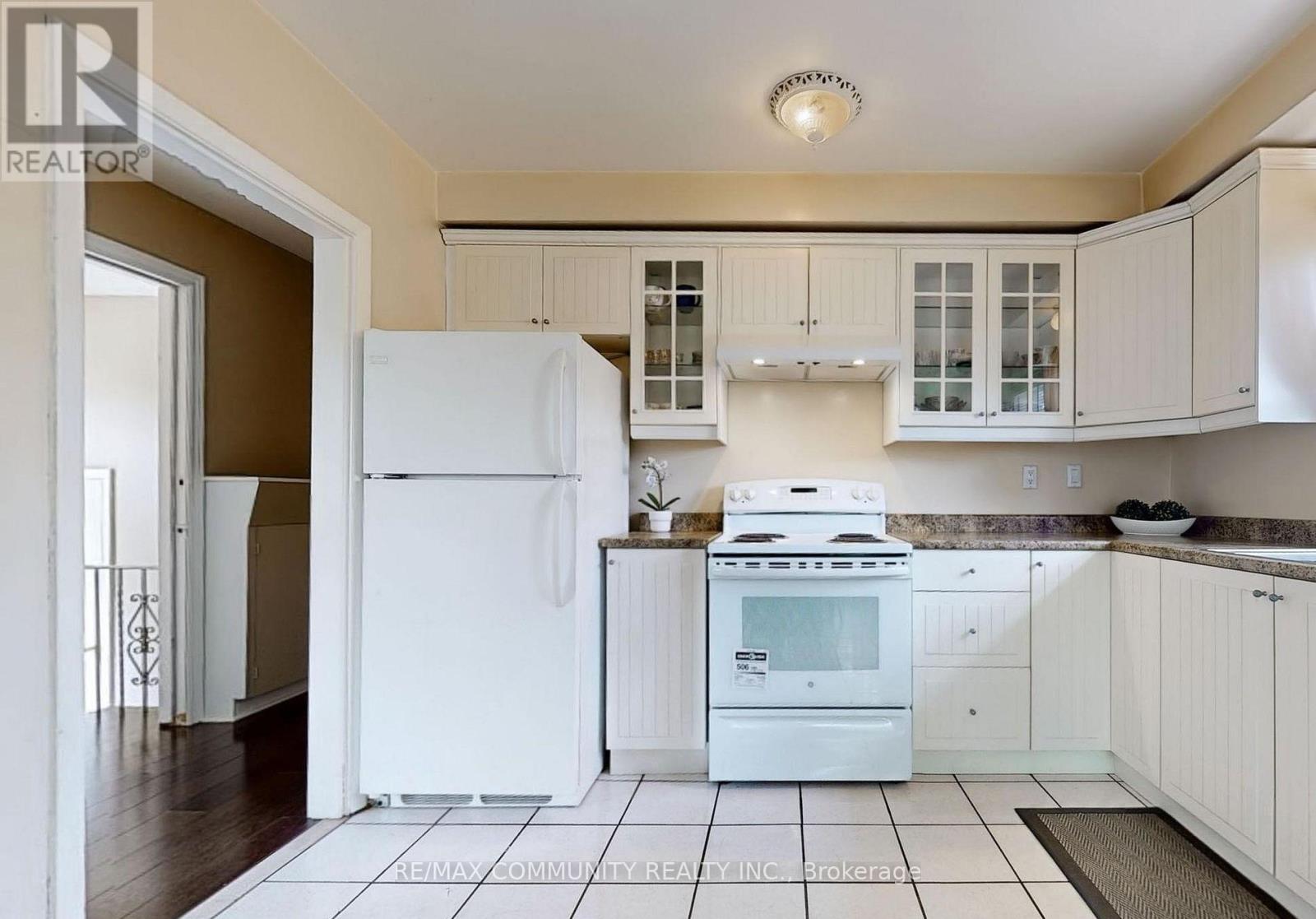 Main - 1 Applefield Drive, Toronto, Ontario  M1P 3X8 - Photo 11 - E12755598