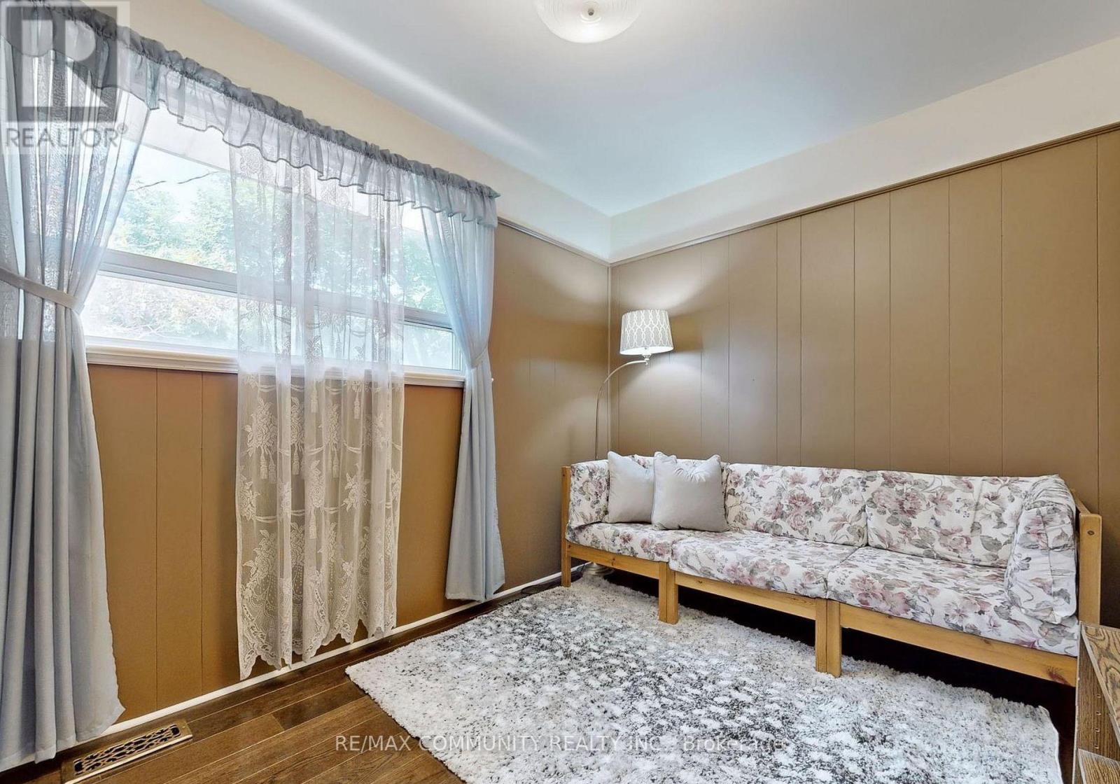 Main - 1 Applefield Drive, Toronto, Ontario  M1P 3X8 - Photo 14 - E12755598