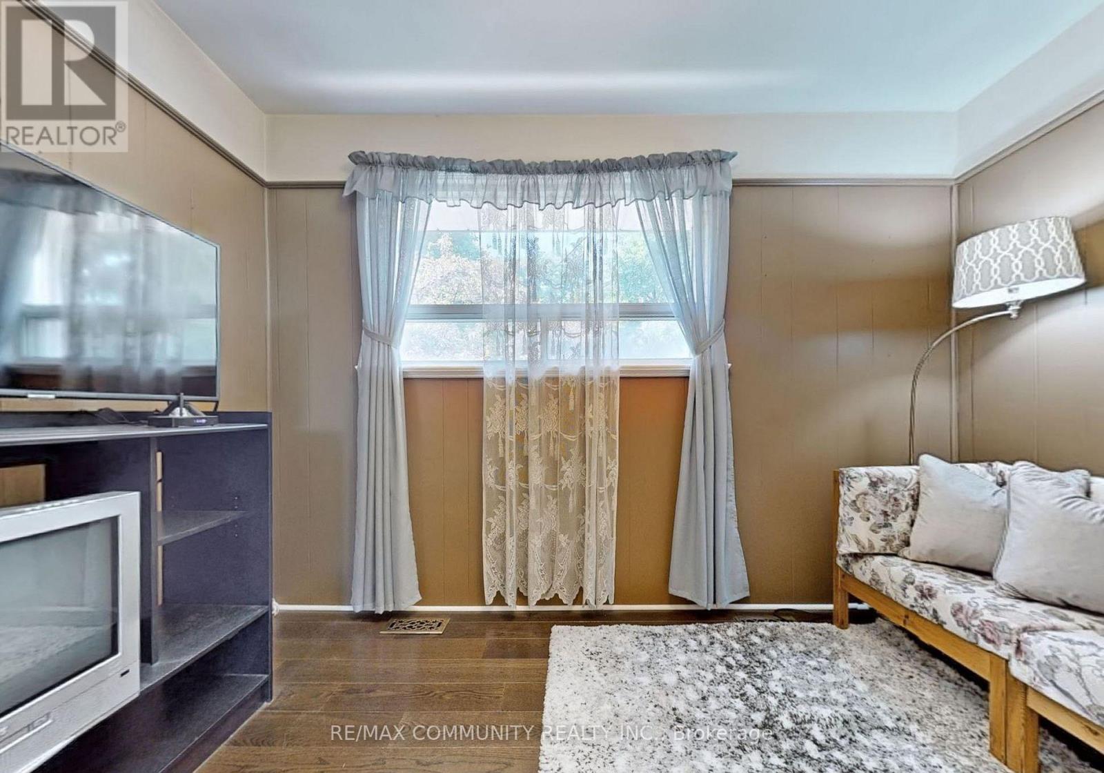 Main - 1 Applefield Drive, Toronto, Ontario  M1P 3X8 - Photo 15 - E12755598