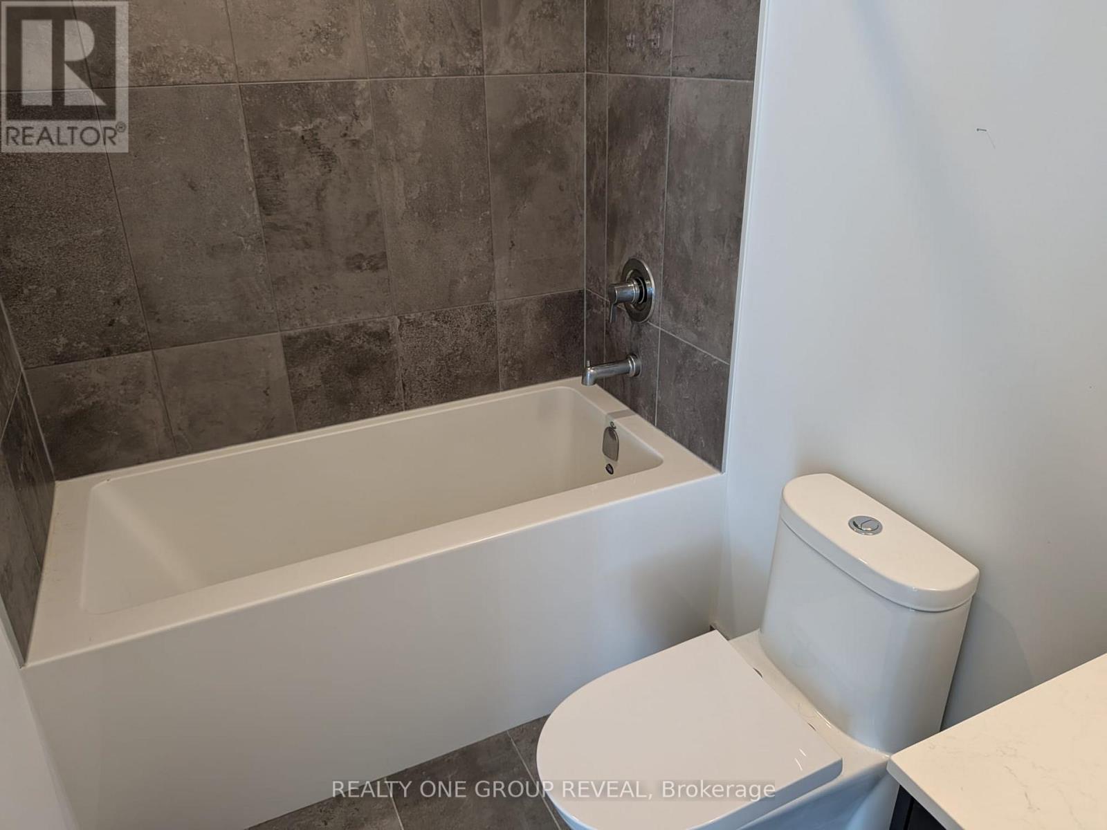 203 - 1601 Charles Street, Whitby, Ontario  L1N 0P1 - Photo 24 - E12755620