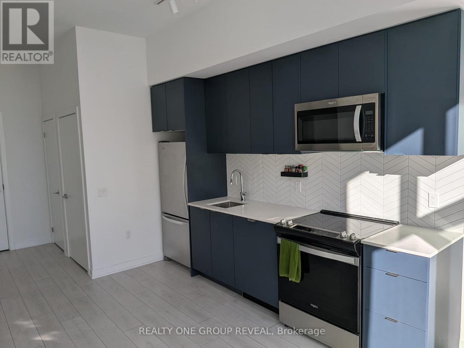 203 - 1601 Charles Street, Whitby, Ontario  L1N 0P1 - Photo 6 - E12755620