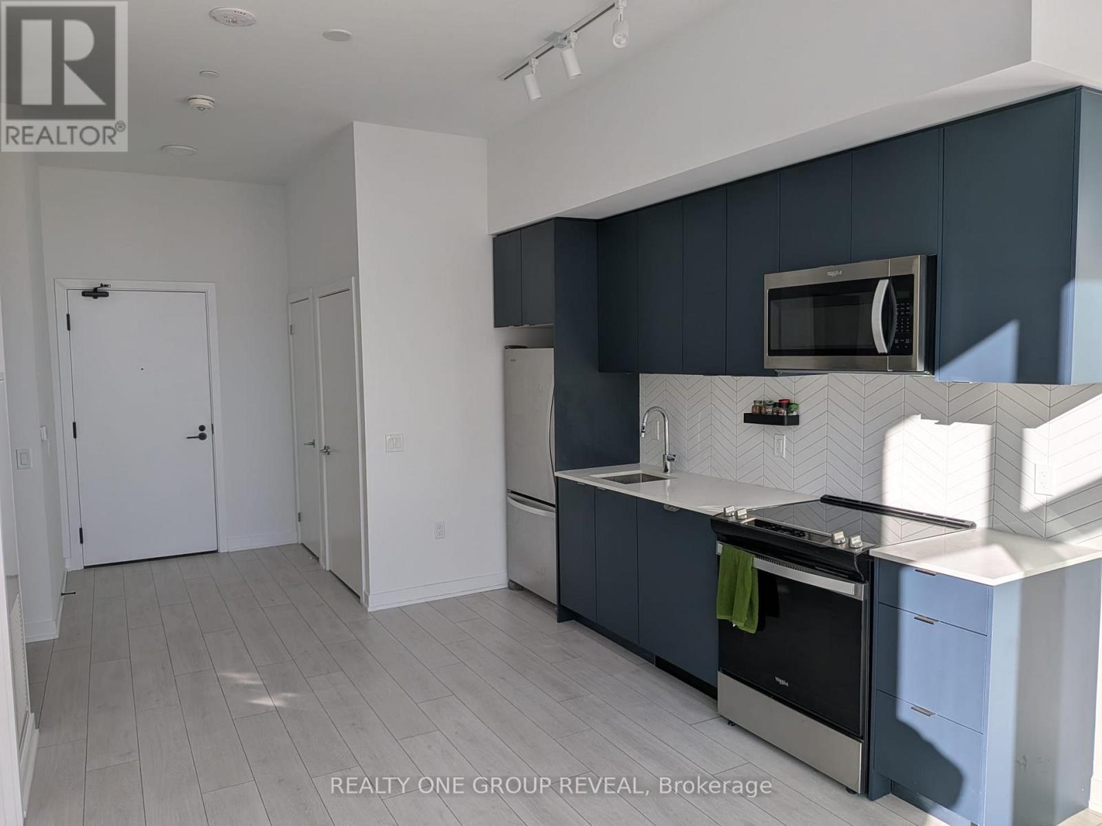 203 - 1601 Charles Street, Whitby, Ontario  L1N 0P1 - Photo 7 - E12755620