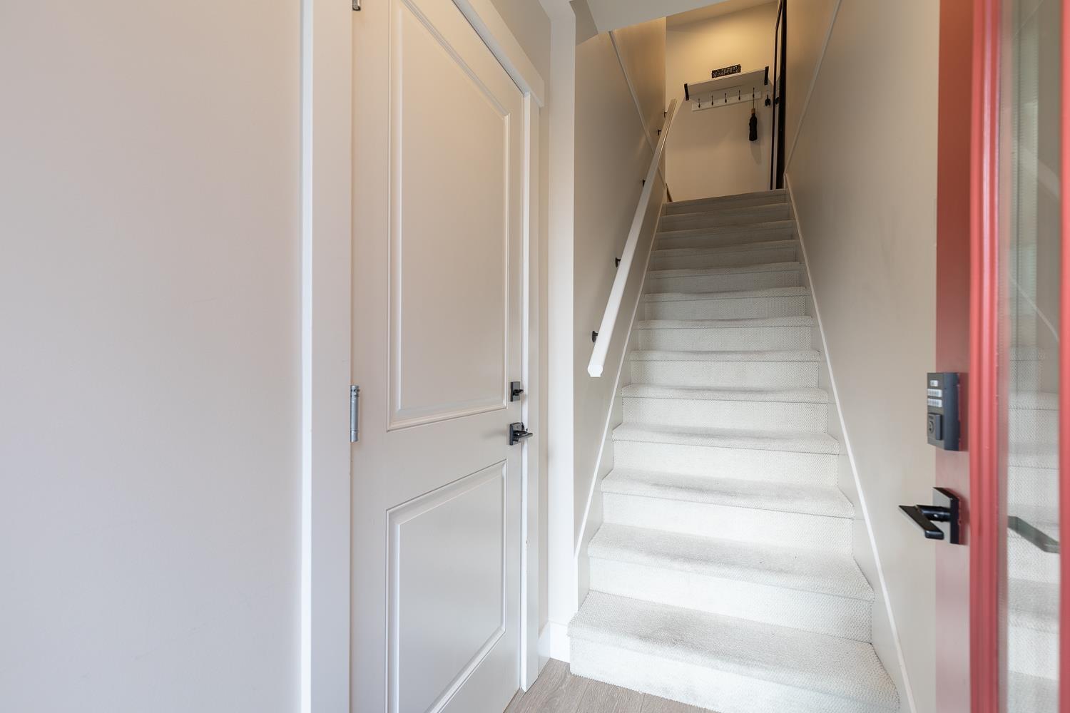 70 16433 19 Avenue, Surrey, British Columbia  V3Z 0Z1 - Photo 2 - R3086333