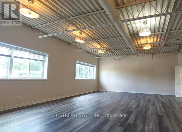 UPPER - 458 SERVICE ROAD, Whitchurch-Stouffville, Ontario