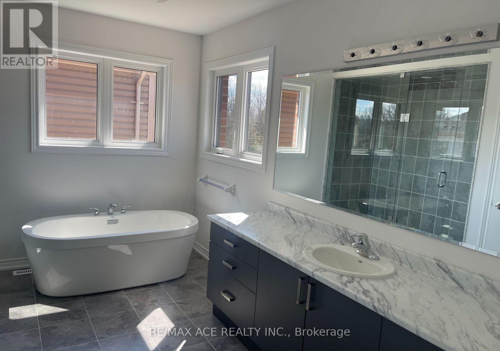 6 Wakefield Boulevard, Essa, Ontario  L0M 1B5 - Photo 7 - N12755682