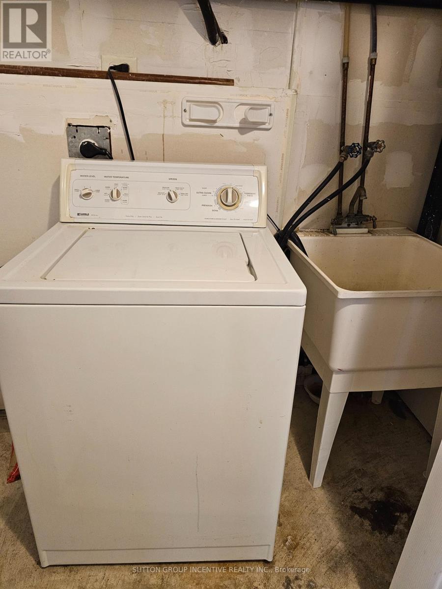 Lower - 8 Heritage Court, Barrie, Ontario  L4N 0E6 - Photo 14 - S12679720