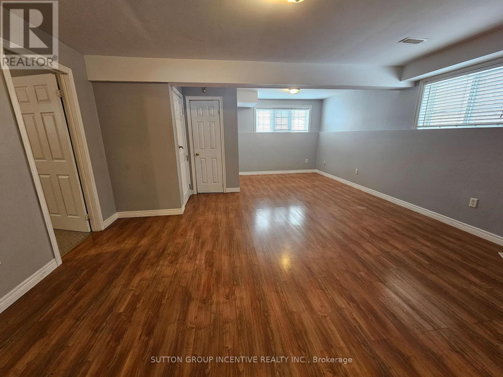 Lower - 8 Heritage Court, Barrie, Ontario  L4N 0E6 - Photo 4 - S12679720