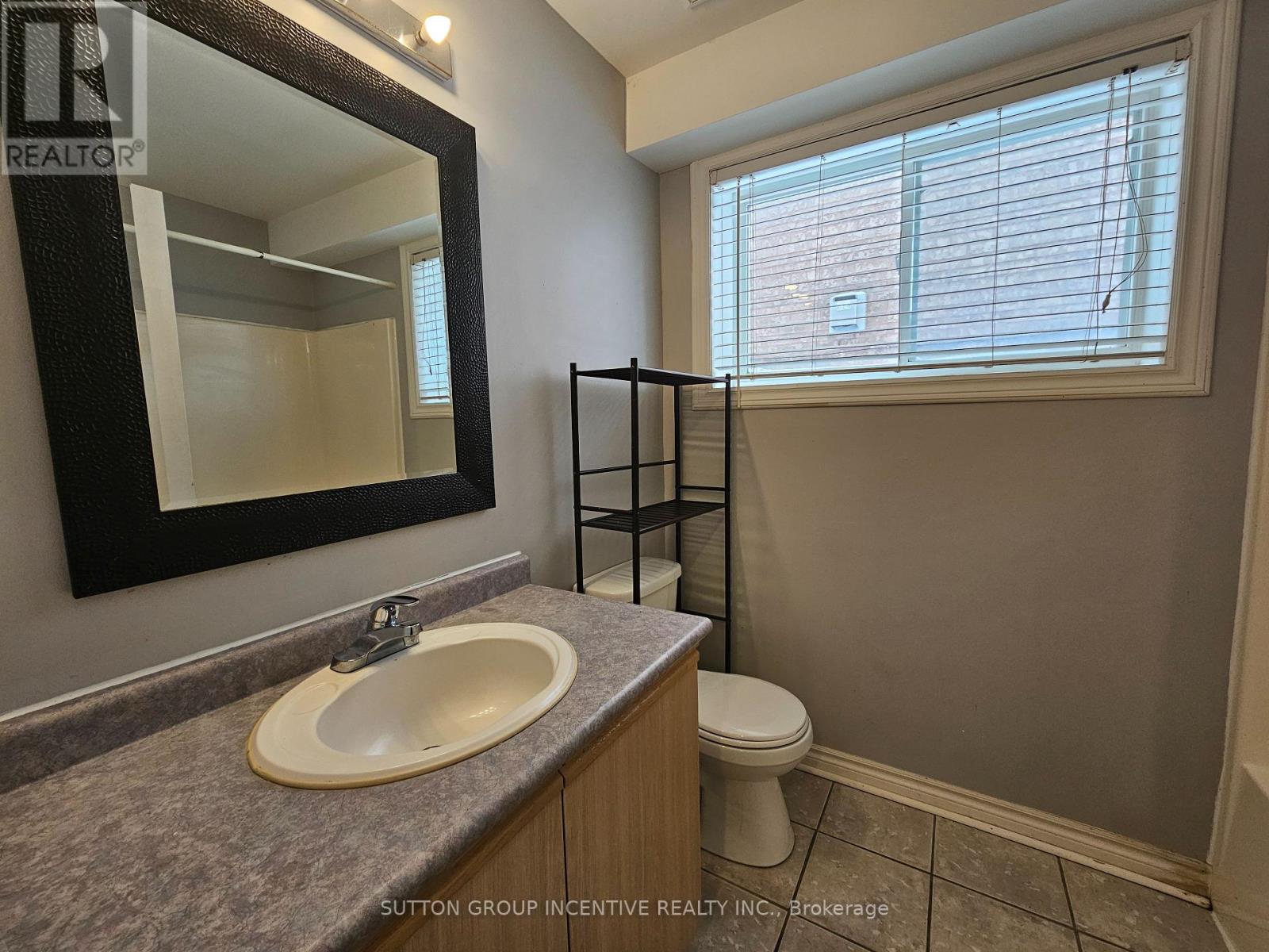 Lower - 8 Heritage Court, Barrie, Ontario  L4N 0E6 - Photo 12 - S12679720