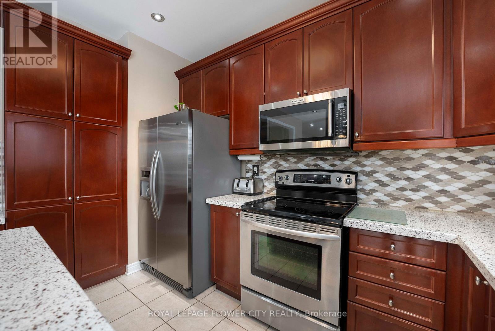 91 Abitibi Lake Drive, Brampton, Ontario  L6R 0V7 - Photo 10 - W12755344