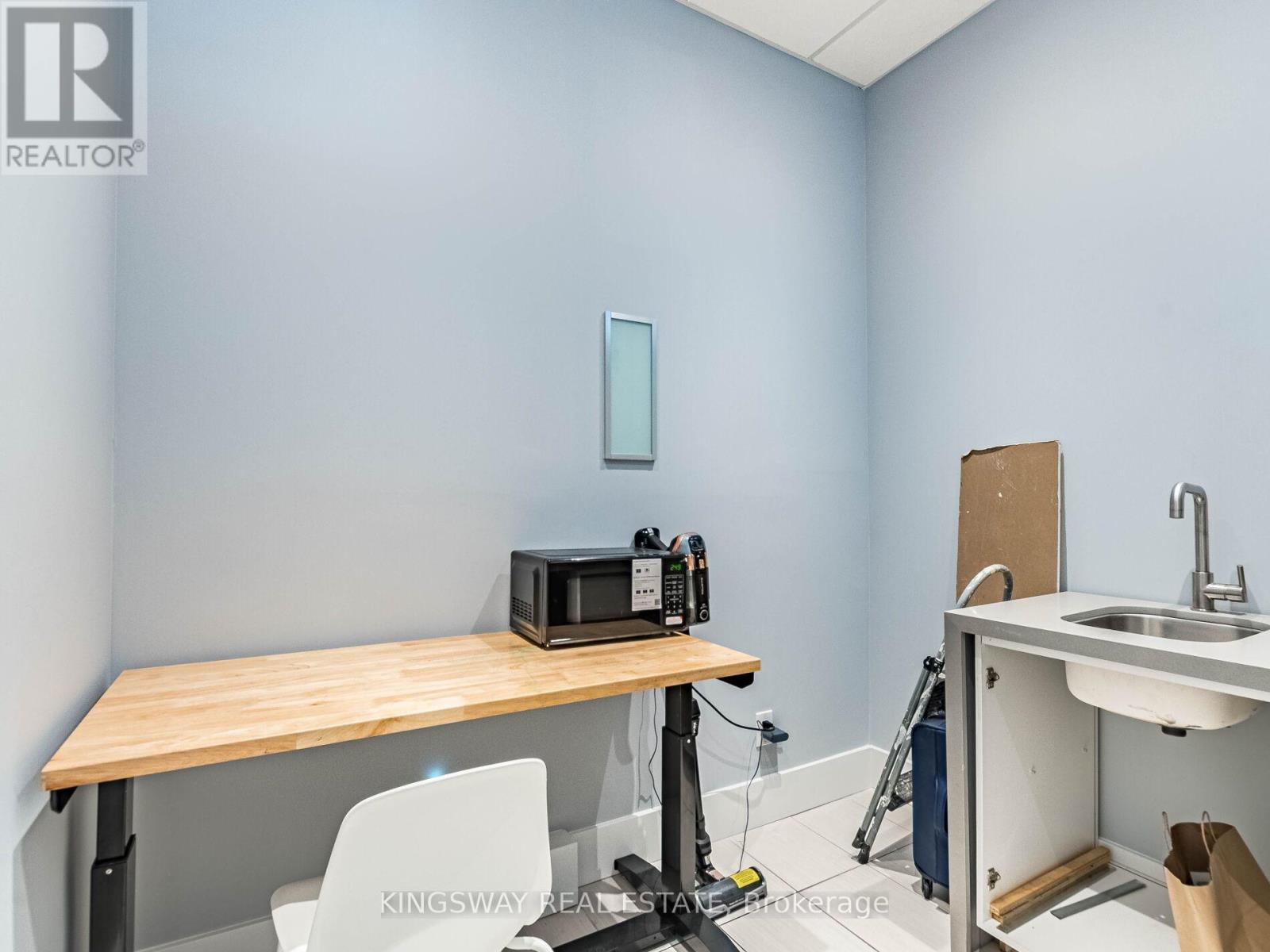 7 - 3391 Bloor Street W, Toronto, Ontario  M8X 1G3 - Photo 20 - W12731356