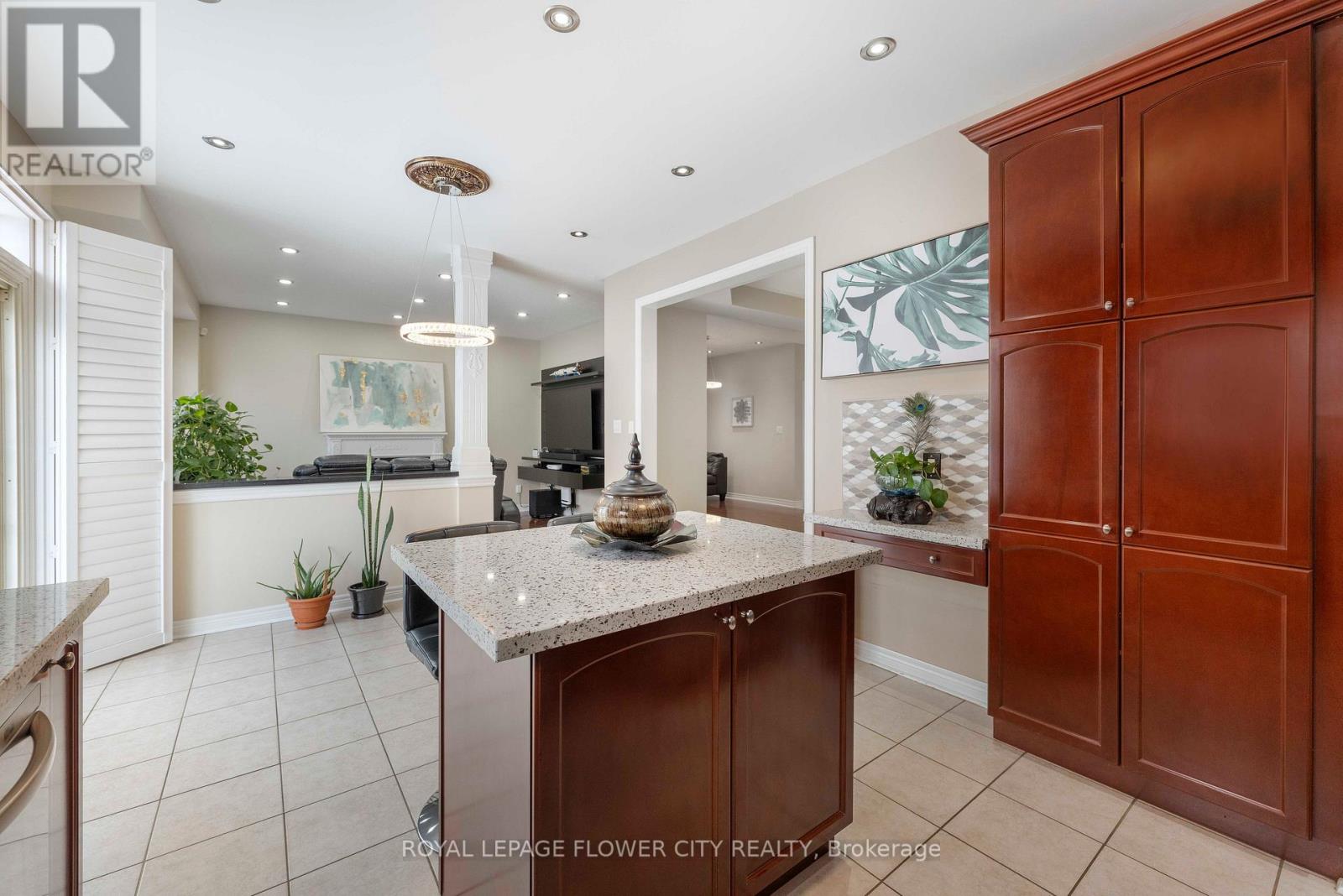 91 Abitibi Lake Drive, Brampton, Ontario  L6R 0V7 - Photo 11 - W12755344