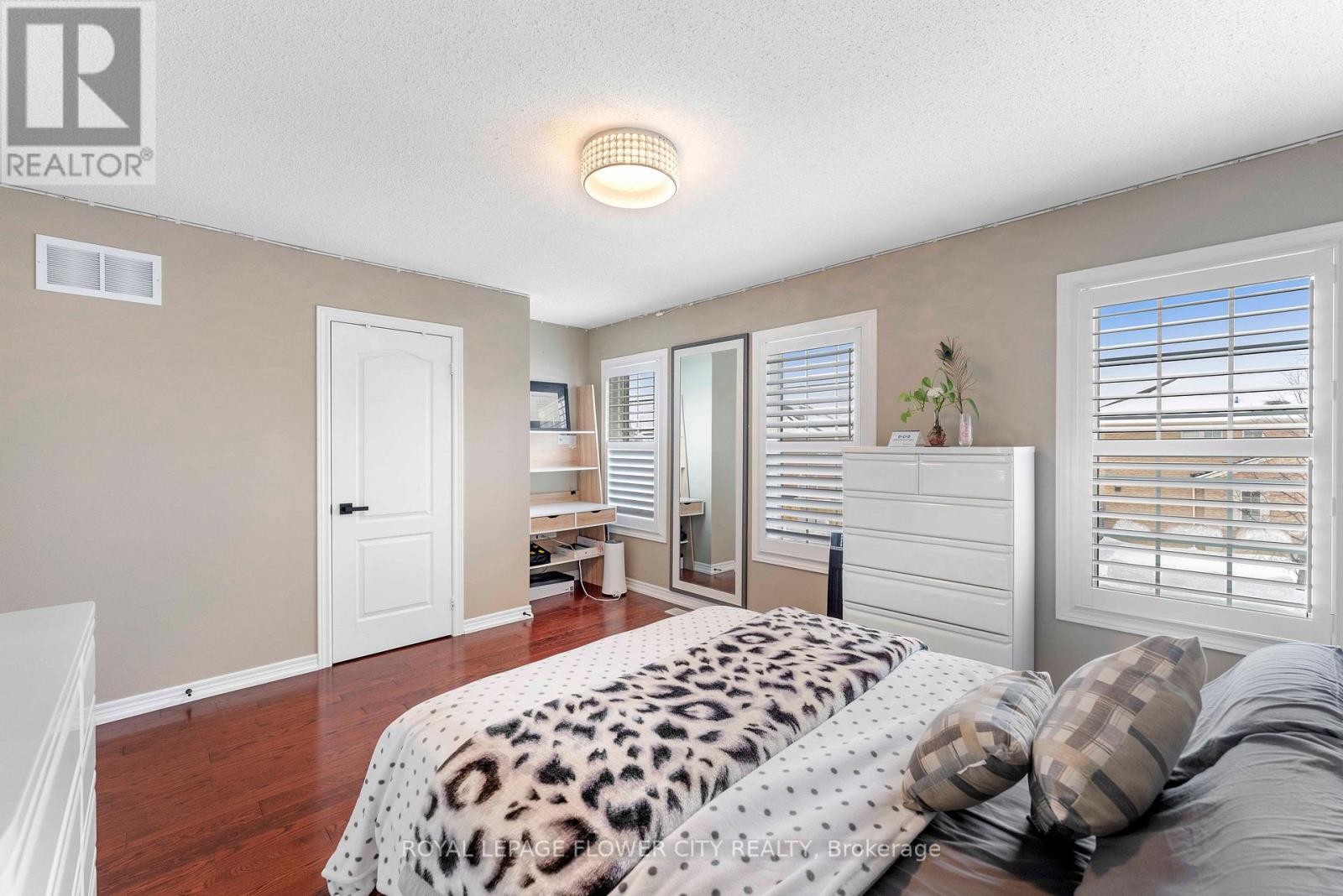 91 Abitibi Lake Drive, Brampton, Ontario  L6R 0V7 - Photo 16 - W12755344