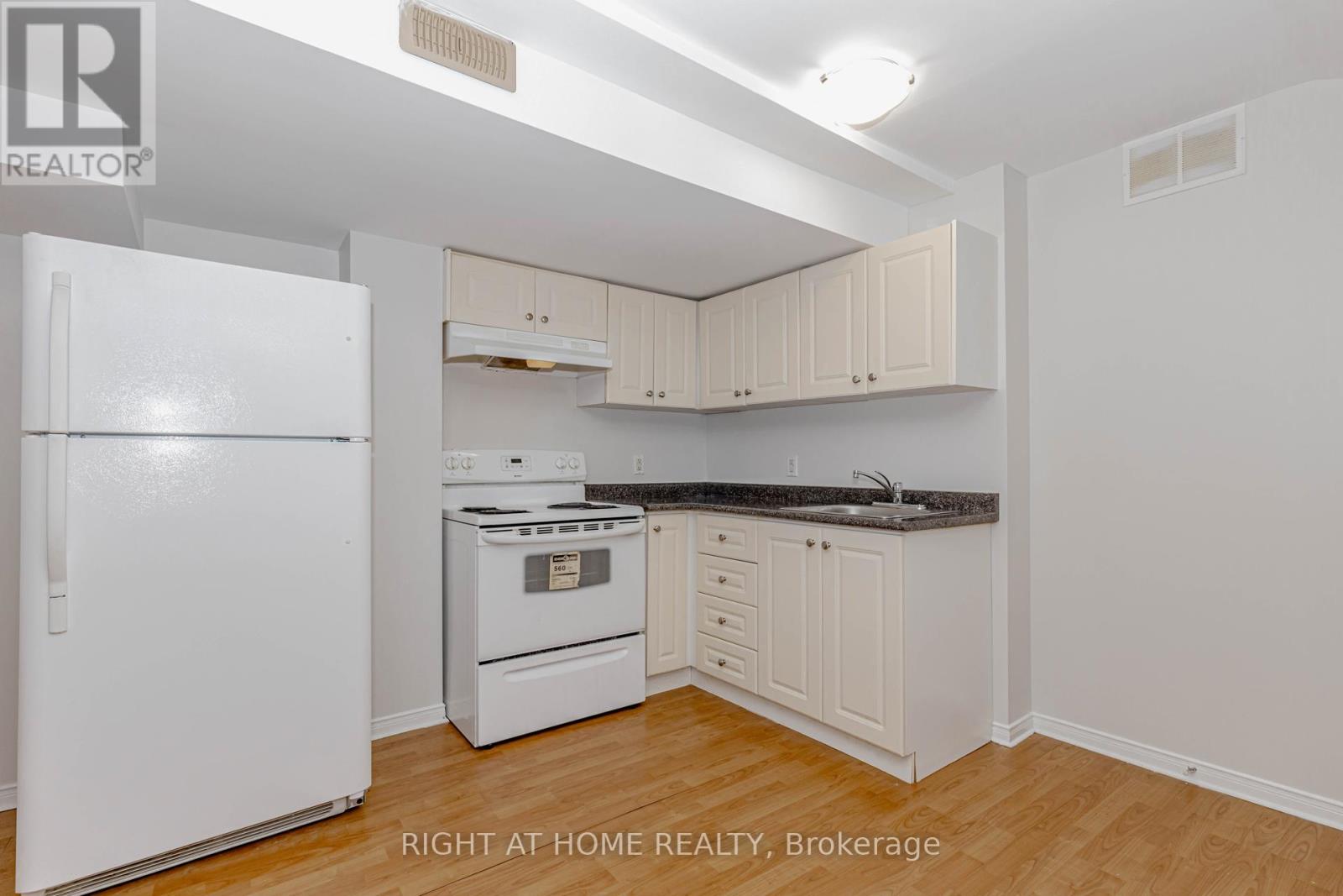 3821 Partition Road, Mississauga, Ontario  L5N 8N3 - Photo 37 - W12755626