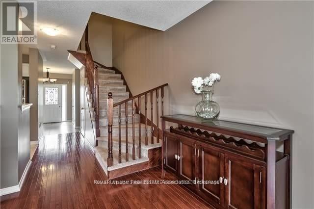 1375 Menefy Place, Milton, Ontario  L9T 7E4 - Photo 3 - W12755664