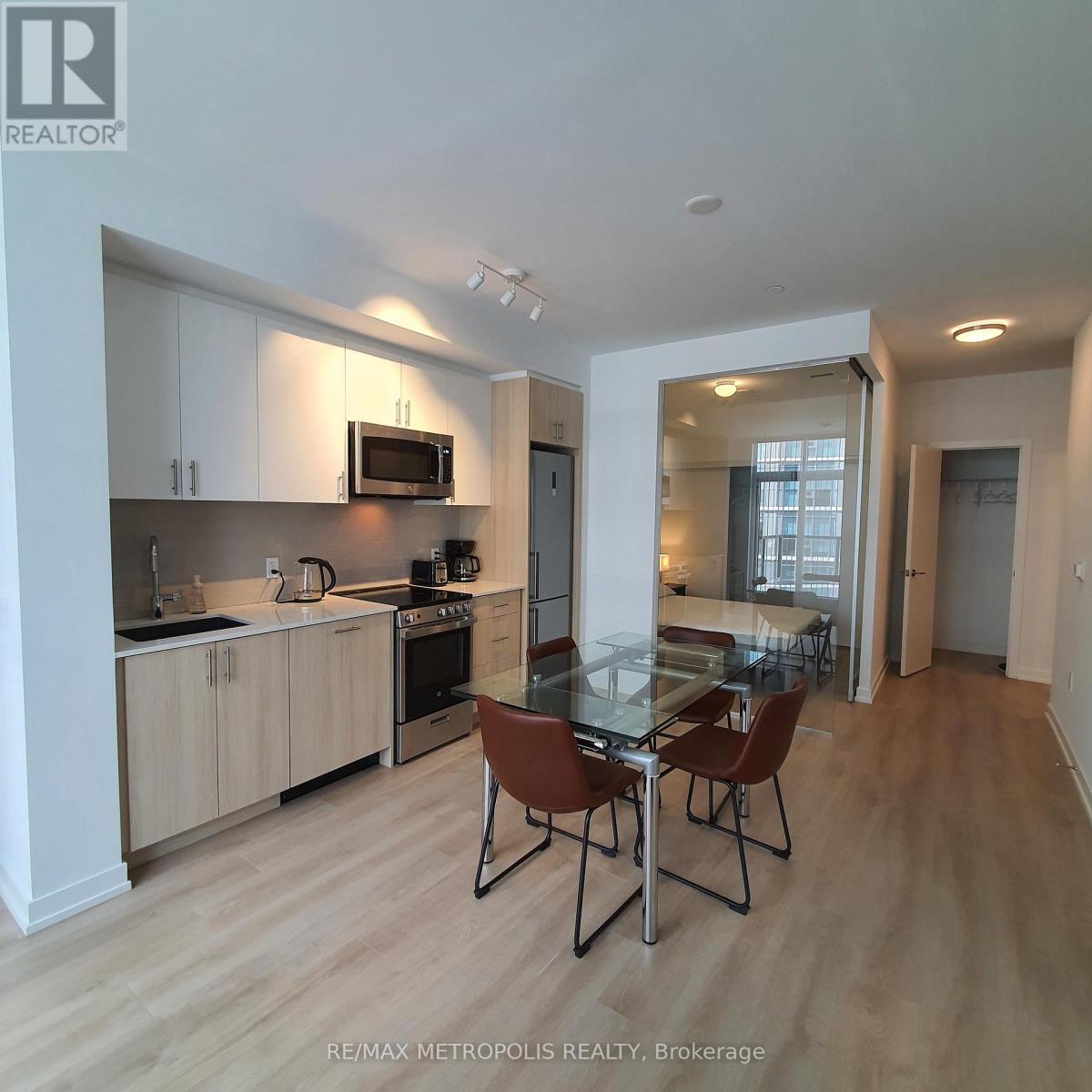 807 - 1195 The Queensway, Toronto, Ontario  M8Z 1R7 - Photo 2 - W12755672