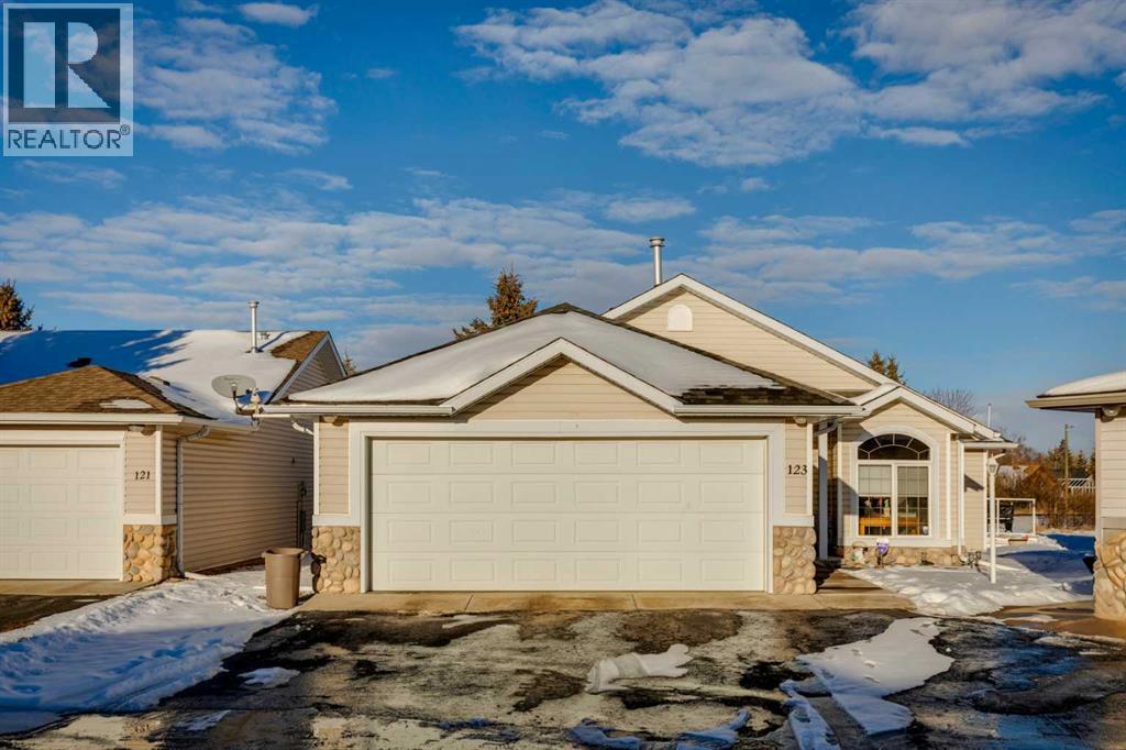 123 Whispering Way, Vulcan, Alberta