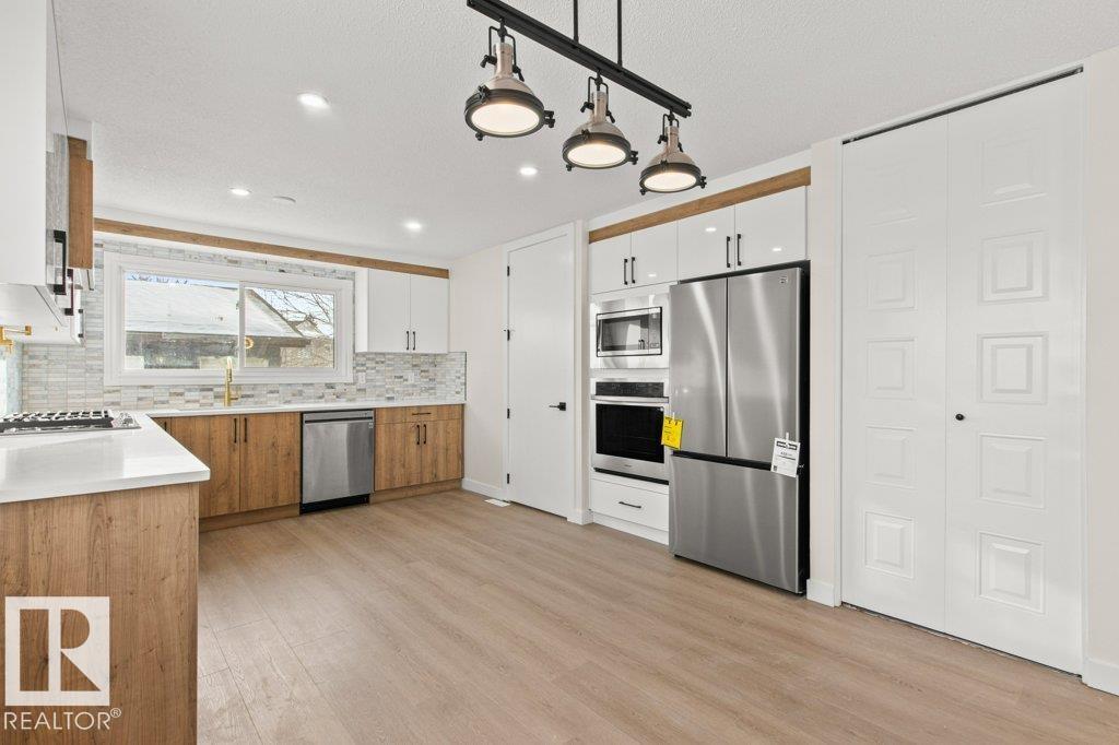 3043 142 Av Nw, Edmonton, Alberta  T5Y 1J1 - Photo 6 - E4471540