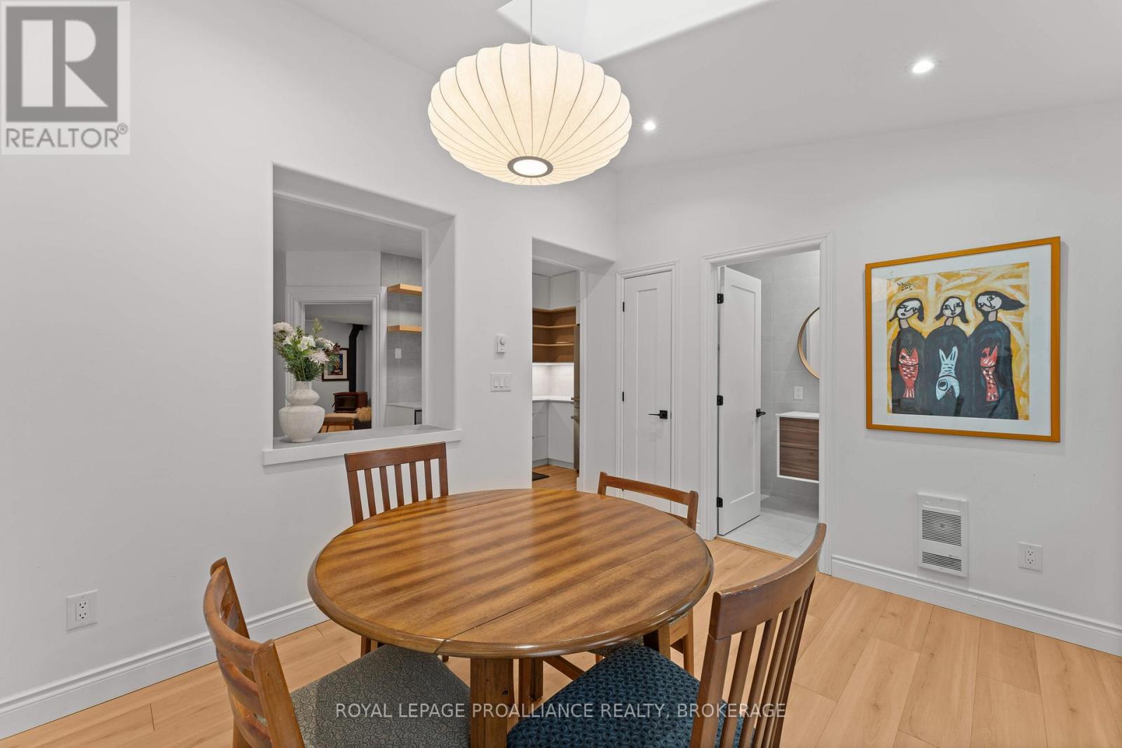 29 Livingston Avenue, Kingston (Central City East), Ontario  K7L 4L1 - Photo 22 - X12755736