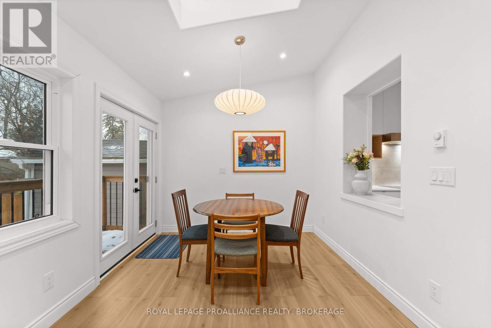 29 Livingston Avenue, Kingston (Central City East), Ontario  K7L 4L1 - Photo 23 - X12755736