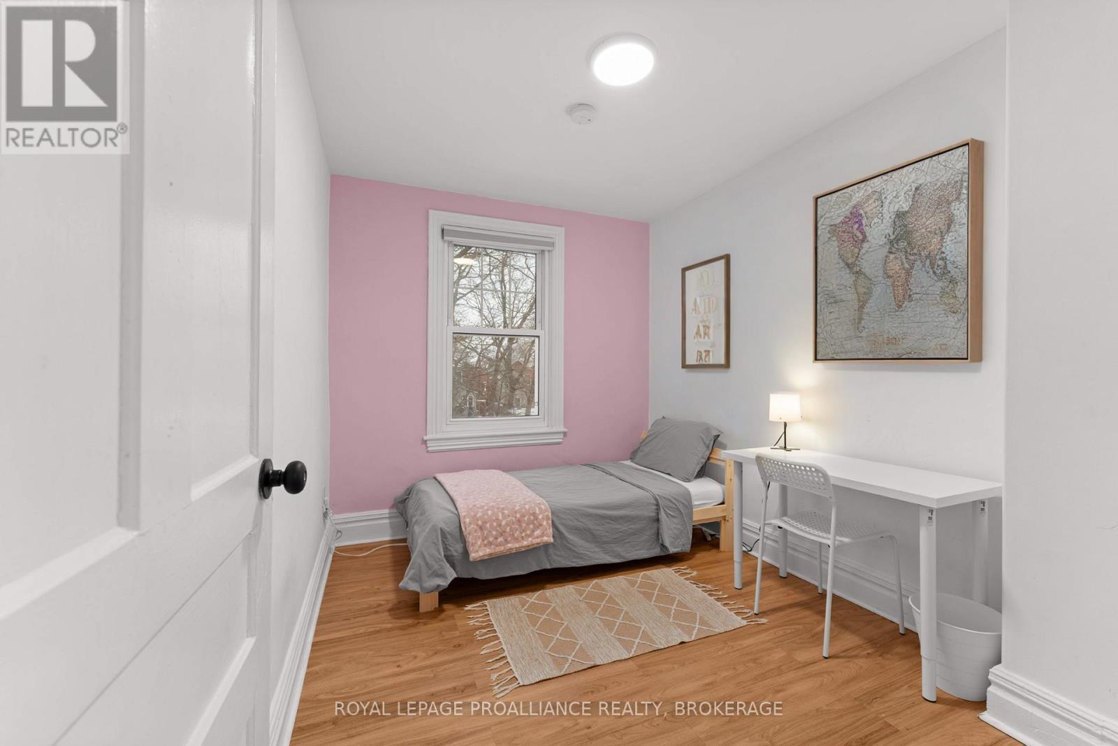 29 Livingston Avenue, Kingston (Central City East), Ontario  K7L 4L1 - Photo 30 - X12755736