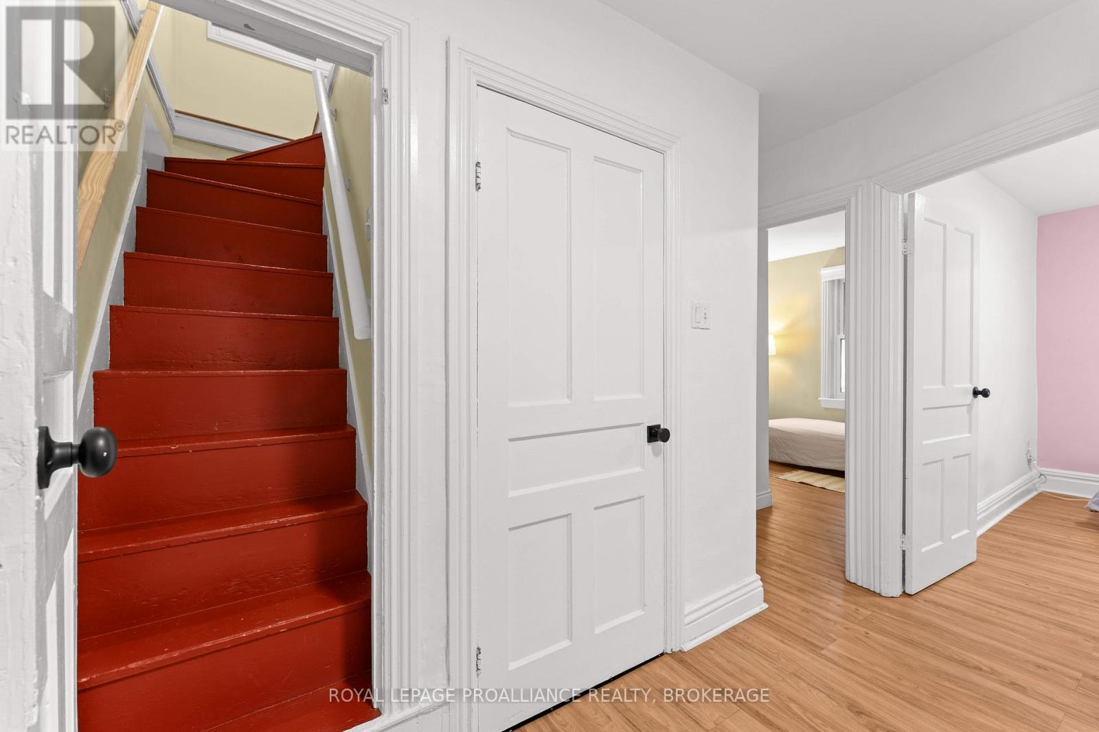 29 Livingston Avenue, Kingston (Central City East), Ontario  K7L 4L1 - Photo 34 - X12755736