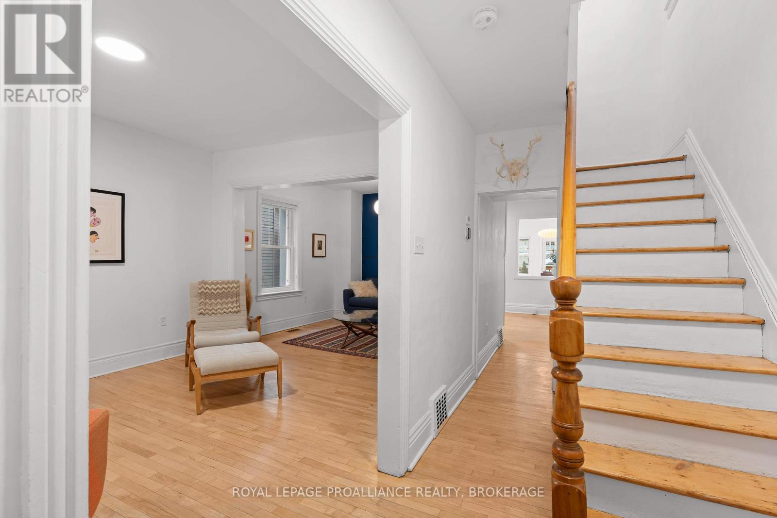 29 Livingston Avenue, Kingston (Central City East), Ontario  K7L 4L1 - Photo 9 - X12755736