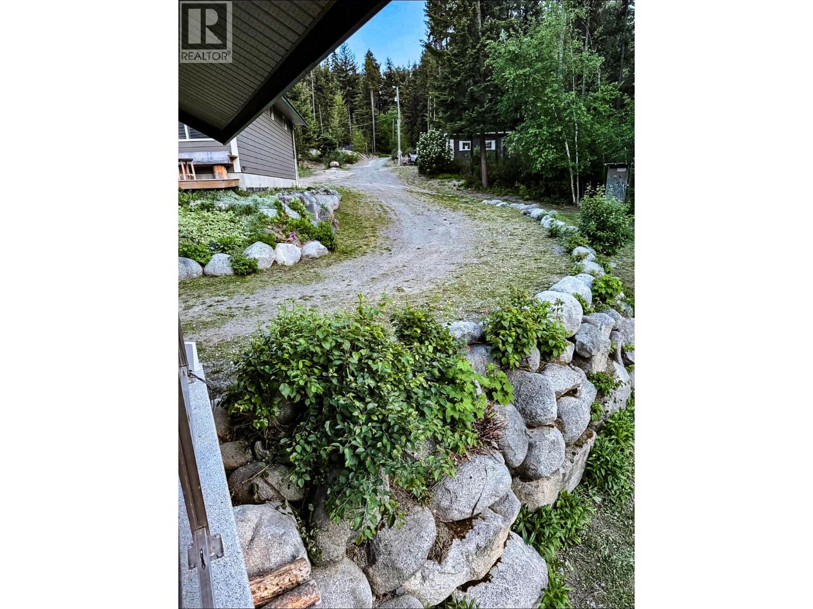 7068 Gun Lake West Road, Gold Bridge, British Columbia  V0K 1P0 - Photo 22 - 10374760