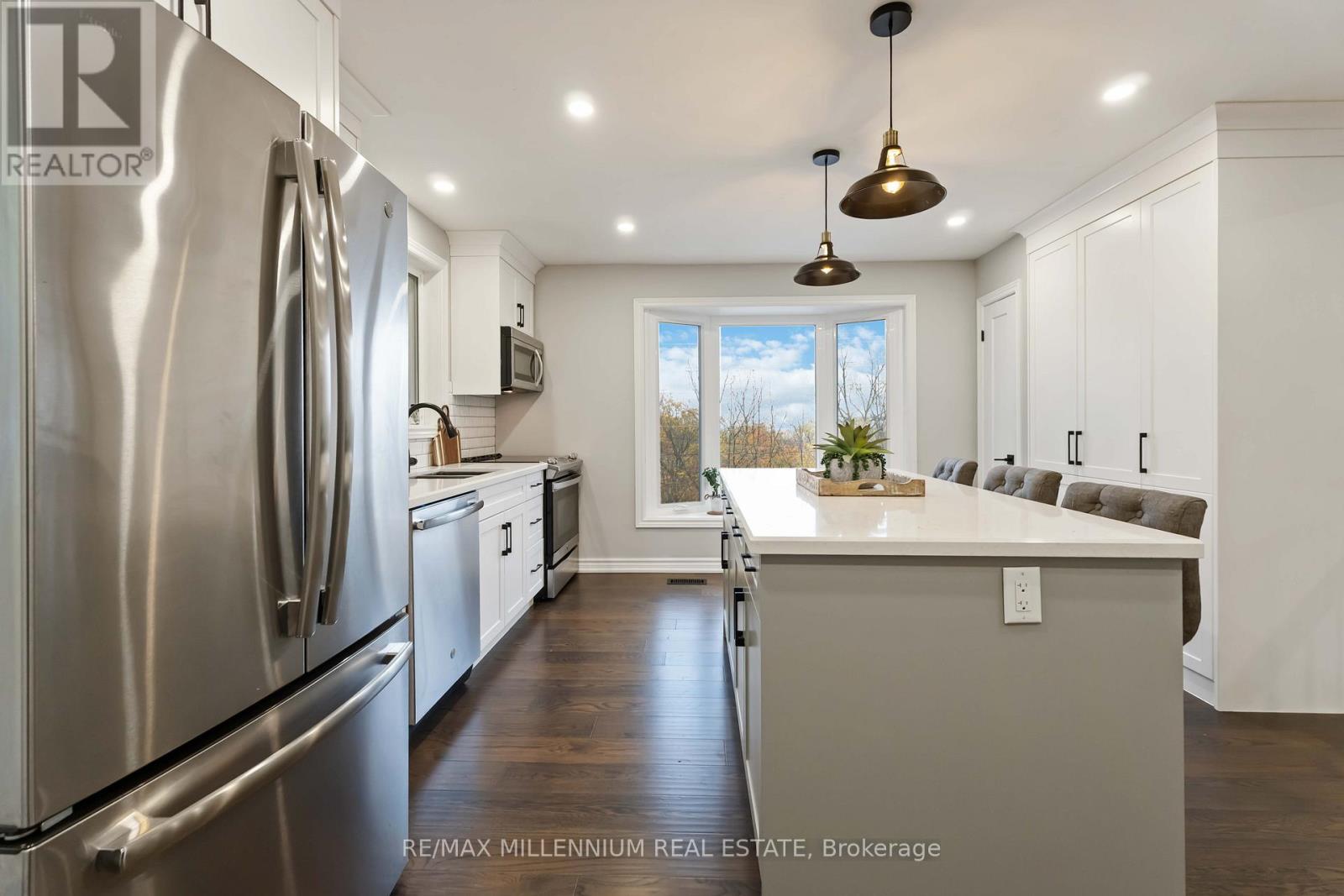 45 Bradley Street, St. Catharines, Ontario  L2T 1R5 - Photo 8 - X12509314